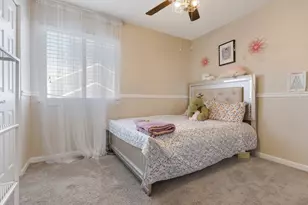 7 Elizabeth Ct, Lake in the Hills, IL 60156 - Photo 15