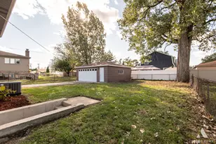 10956 S Nagle Ave, Worth, IL 60482 - Photo 41