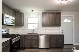 10956 S Nagle Ave, Worth, IL 60482 - Photo 15