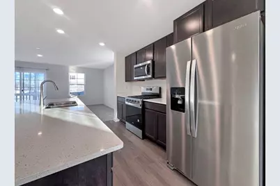 324 Basin Court, Saint Charles, IL 60174 - Photo 5