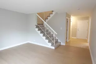 1996 Georgetown Ln, Hoffman Estates, IL 60169 - Photo 5