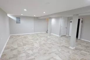 1996 Georgetown Ln, Hoffman Estates, IL 60169 - Photo 29