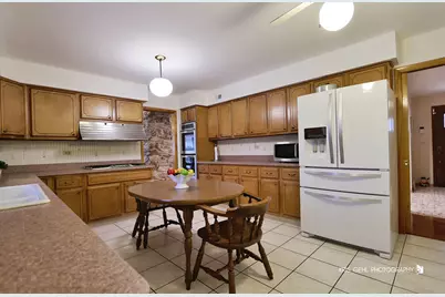 20W371 Diversey Avenue, Addison, IL 60101 - Photo 9