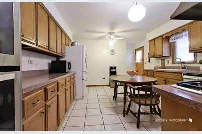 20W371 Diversey Avenue, Addison, IL 60101 - Photo 7
