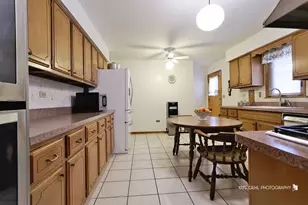 20W371 Diversey Ave, Addison, IL 60101 - Photo 7