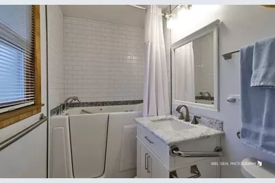 20W371 Diversey Avenue, Addison, IL 60101 - Photo 13