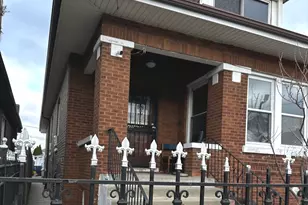 5839 S Sacramento Ave, Chicago, IL 60629 - Photo 3