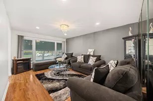 57 W 78th Pl, Chicago, IL 60620 - Photo 3