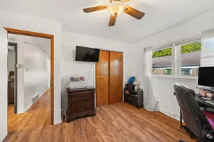 57 W 78th Pl, Chicago, IL 60620 - Photo 9