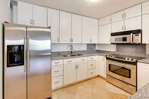 555 W Cornelia Ave, Chicago, IL 60657 - Photo 7