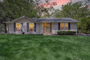 946 Harvard Ln, Matteson, IL 60443 - Photo 1