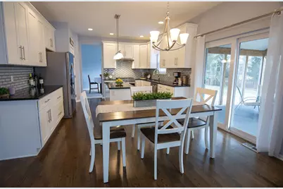 39W553 N Hyde Park, Geneva, IL 60134 - Photo 9