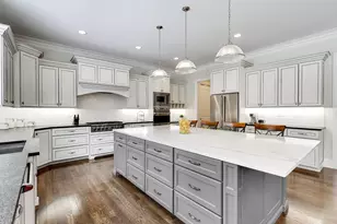 2403 Old Glenview Rd, Wilmette, IL 60091 - Photo 3