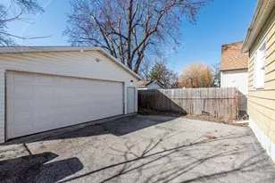 614 Walnut St, Waukegan, IL 60085 - Photo 27