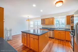 508 Crest Dr, Cary, IL 60013 - Photo 7