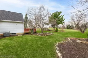 508 Crest Dr, Cary, IL 60013 - Photo 35