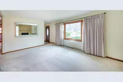 508 Crest Drive, Cary, IL 60013 - Photo 5