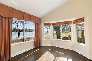 709 Woodbridge Ct, Lake Barrington, IL 60010 - Photo 11