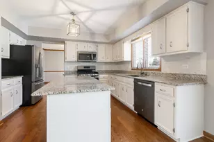 303 Westwood Dr, Shorewood, IL 60404 - Photo 11