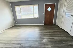 1702 Oak Grove Ave, Sterling, IL 61081 - Photo 5