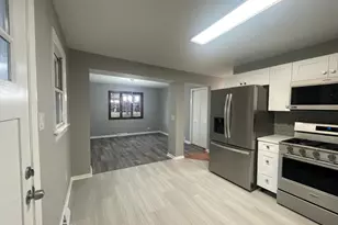 321 Janet Ave, Darien, IL 60561 - Photo 7