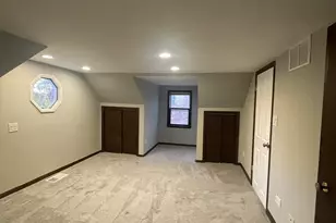 321 Janet Ave, Darien, IL 60561 - Photo 11