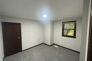 321 Janet Ave, Darien, IL 60561 - Photo 15