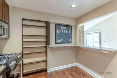 203 Blossom Court #203, Buffalo Grove, IL 60089 - Photo 9