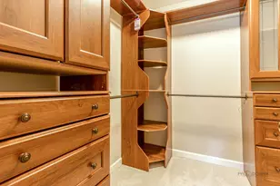 203 Blossom Ct, Buffalo Grove, IL 60089 - Photo 17