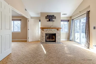 203 Blossom Court #203, Buffalo Grove, IL 60089 - Photo 5