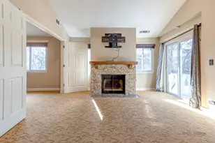203 Blossom Ct, Buffalo Grove, IL 60089 - Photo 5