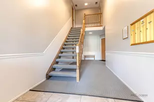 203 Blossom Ct, Buffalo Grove, IL 60089 - Photo 3