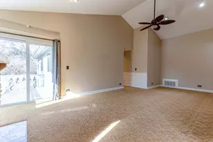 203 Blossom Ct, Buffalo Grove, IL 60089 - Photo 11