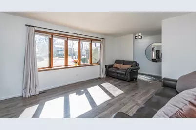 4232 Kenwood Avenue, Gurnee, IL 60031 - Photo 11