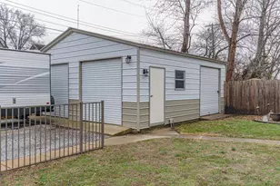 433 E Main St, Salem, IL 62881 - Photo 3