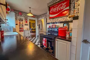 433 E Main St, Salem, IL 62881 - Photo 9