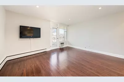 6121 W Higgins Avenue #C2, Chicago, IL 60630 - Photo 7