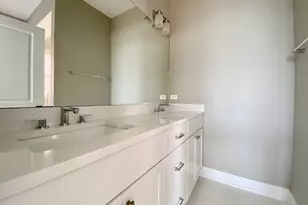 5667 W Higgins Ave, Chicago, IL 60630 - Photo 13