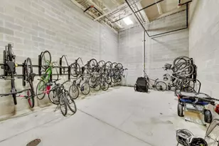 5748 N Hermitage Ave, Chicago, IL 60660 - Photo 33