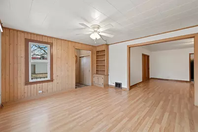 25 E Chestnut Avenue #1, Cortland, IL 60112 - Photo 3