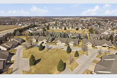 1247 Daniel Court, Sycamore, IL 60178 - Photo 9