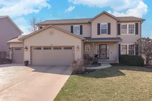 2215 Savanna Rd, Bloomington, IL 61705 - Photo 3