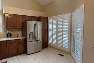 1576 Poplar Creek Dr, Hoffman Estates, IL 60169 - Photo 5