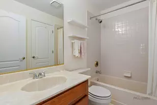 1576 Poplar Creek Dr, Hoffman Estates, IL 60169 - Photo 25