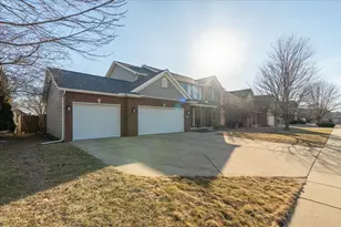 801 Balsam Rd, Normal, IL 61761 - Photo 3