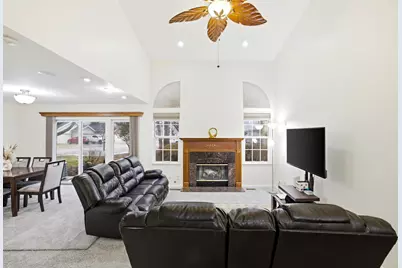 [Address not provided], Glendale Heights, IL 60139 - Photo 5