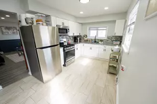 16448 Winchester Ave, Markham, IL 60428 - Photo 9