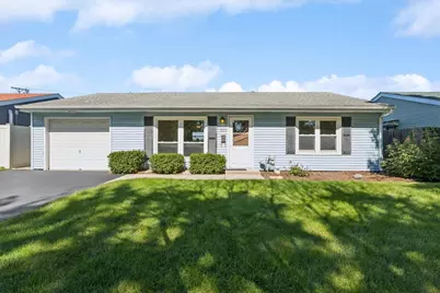 200 W Jeffery Avenue, Wheeling, IL 60090 - Photo 1