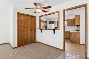 200 W Jeffery Ave, Wheeling, IL 60090 - Photo 9