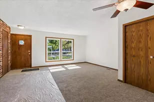 200 W Jeffery Ave, Wheeling, IL 60090 - Photo 7